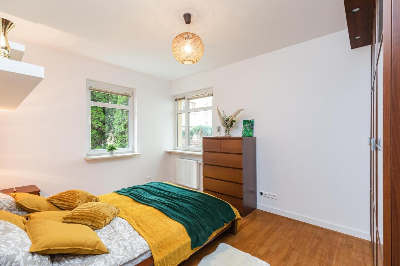 Superapart Wilanowska 7, "Pet-Friendly With Elevator & Parking" Lejlighed Warszawa Eksteriør billede