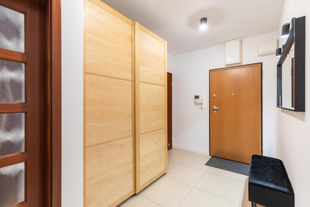 Superapart Wilanowska 7, "Pet-Friendly With Elevator & Parking" Lejlighed Warszawa Eksteriør billede