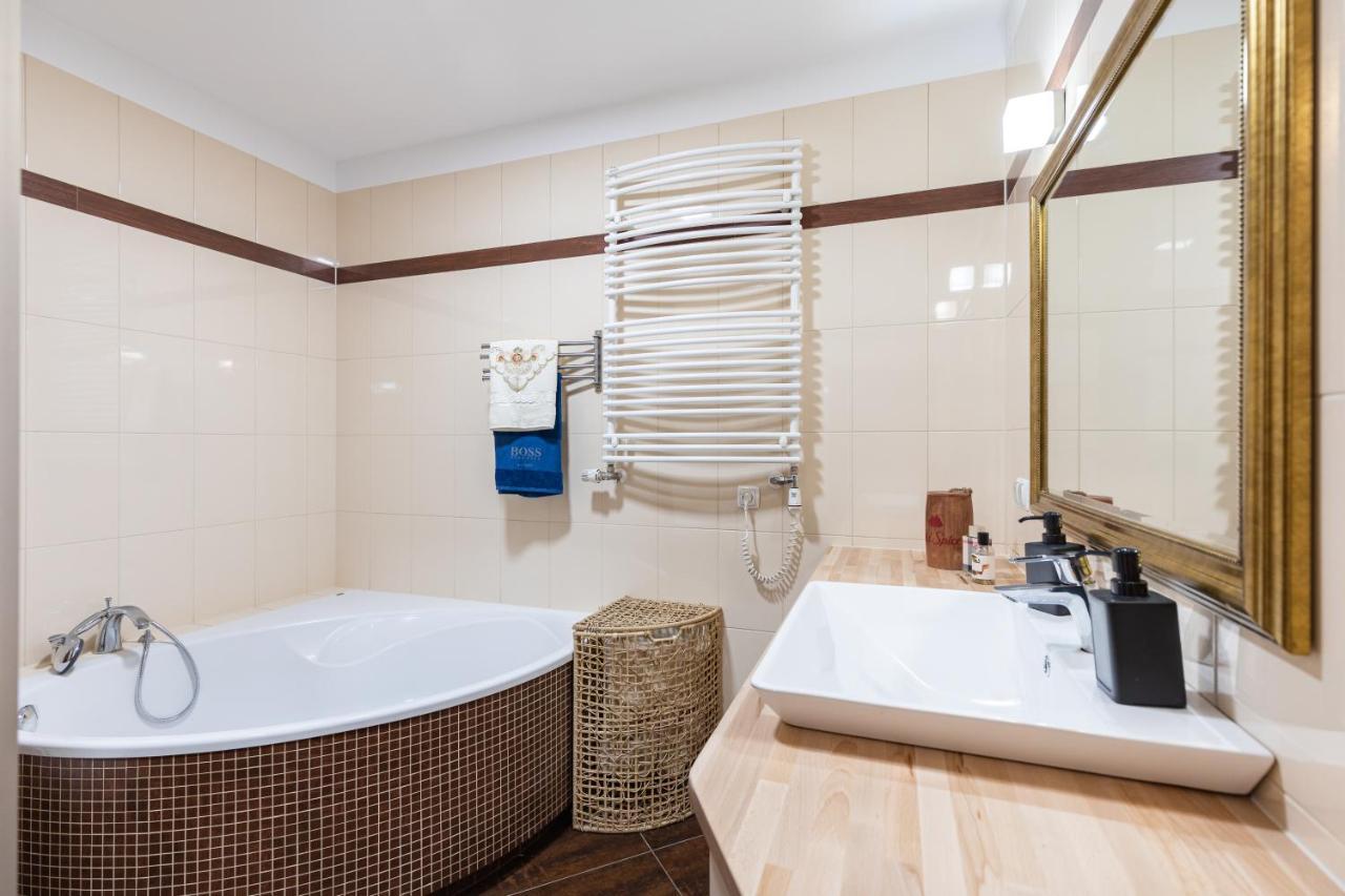Superapart Wilanowska 7, "Pet-Friendly With Elevator & Parking" Lejlighed Warszawa Eksteriør billede